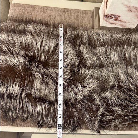Saga fox fur stole wrap silver fox - Picture 12 of 13